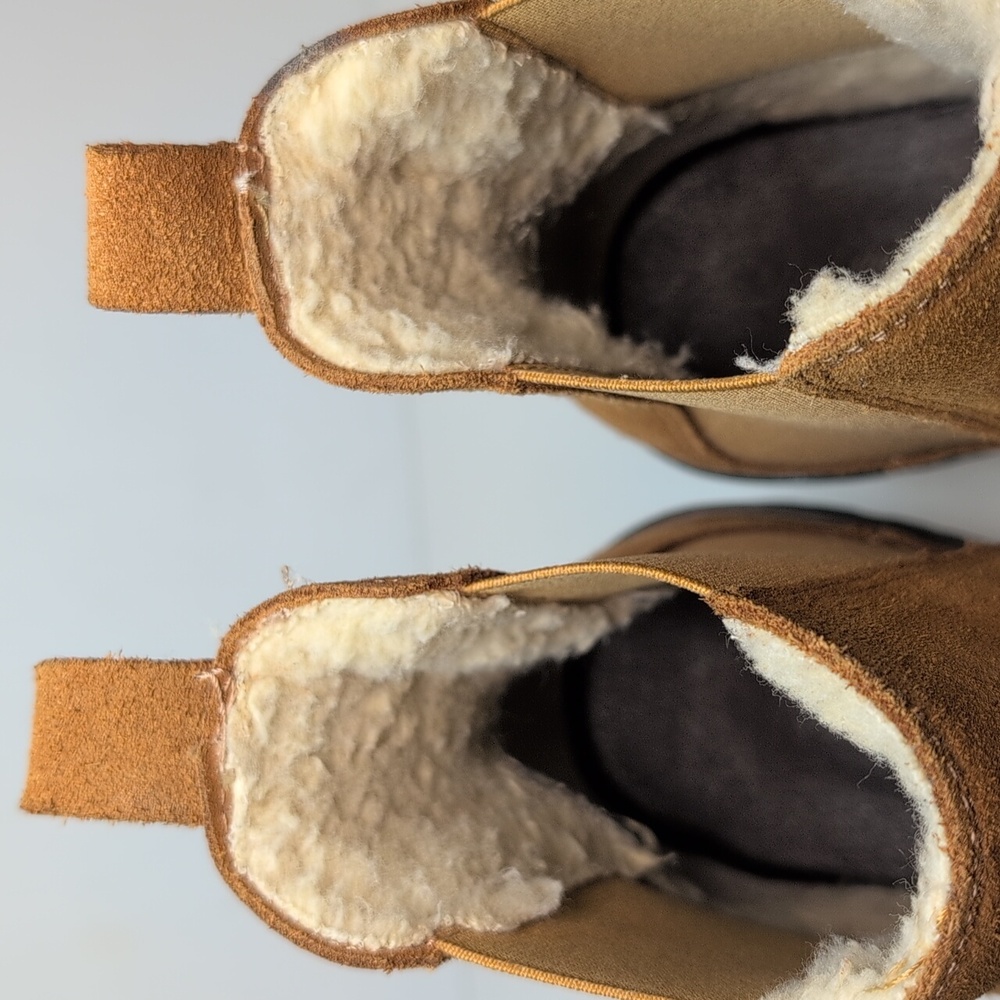Danassa  lugged sole Chelsea suede boots women's size 6.5 EU 37 - Picture 9 of 16